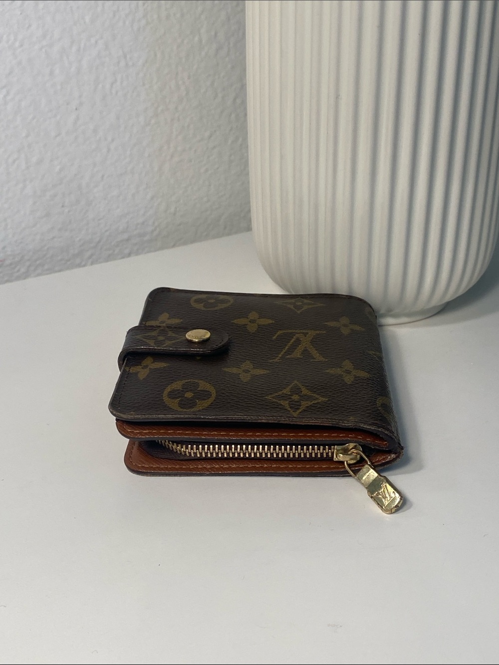 Vintage Louis Vuitton Monogram Compact Bifold Wallet - Picture 13 of 13